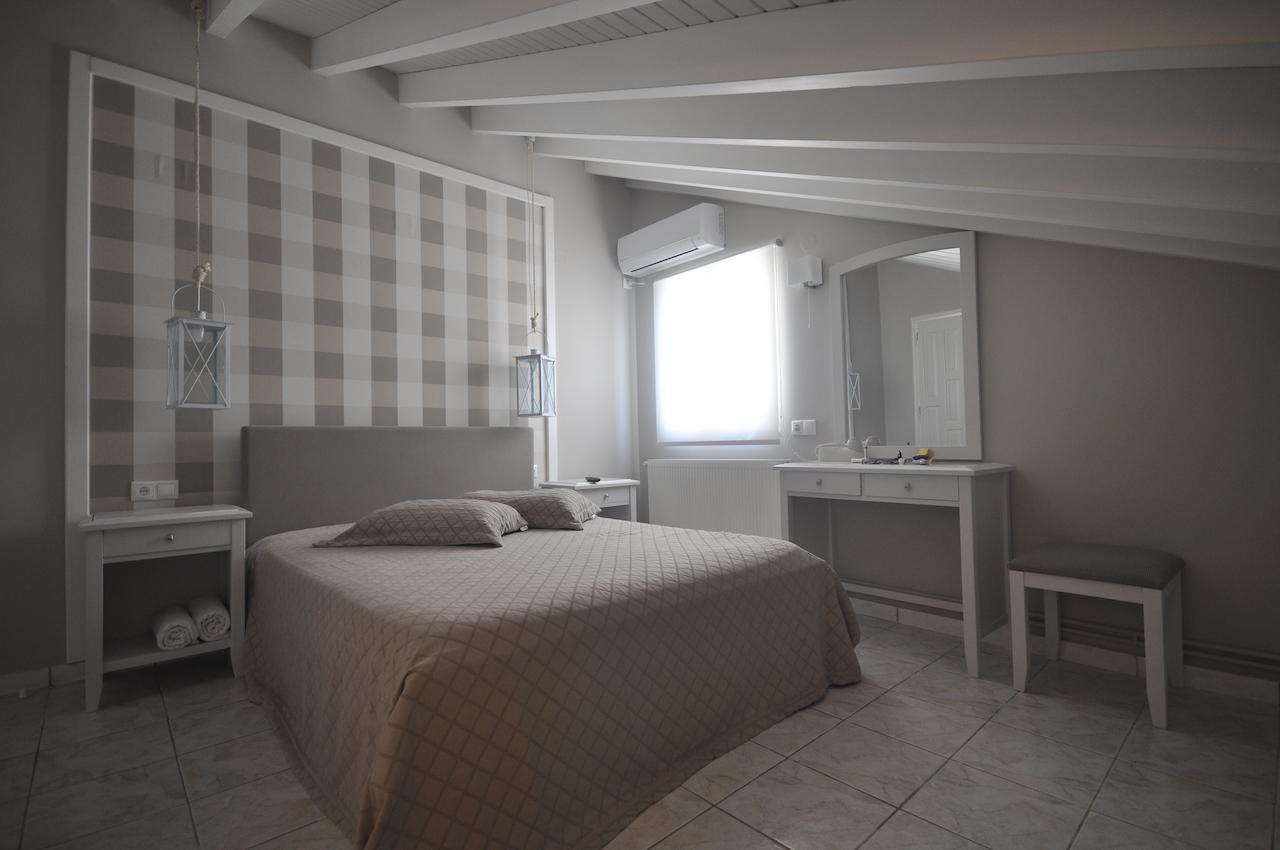Ariadnes Holiday Accommodation Apidias Lakos Quarto foto